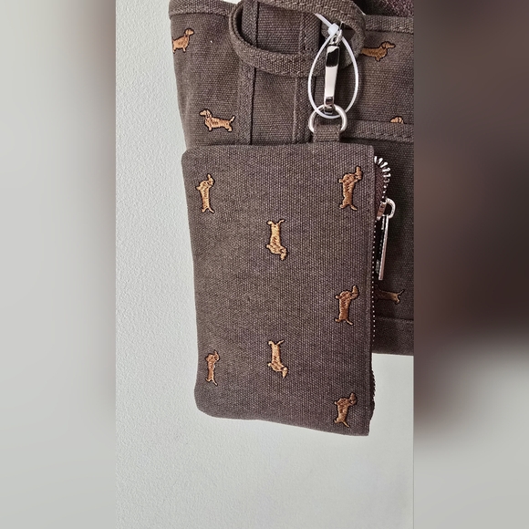 Madden Girl Mini Dachshund Tote Bag with Matching Pouch - Picture 3 of 11